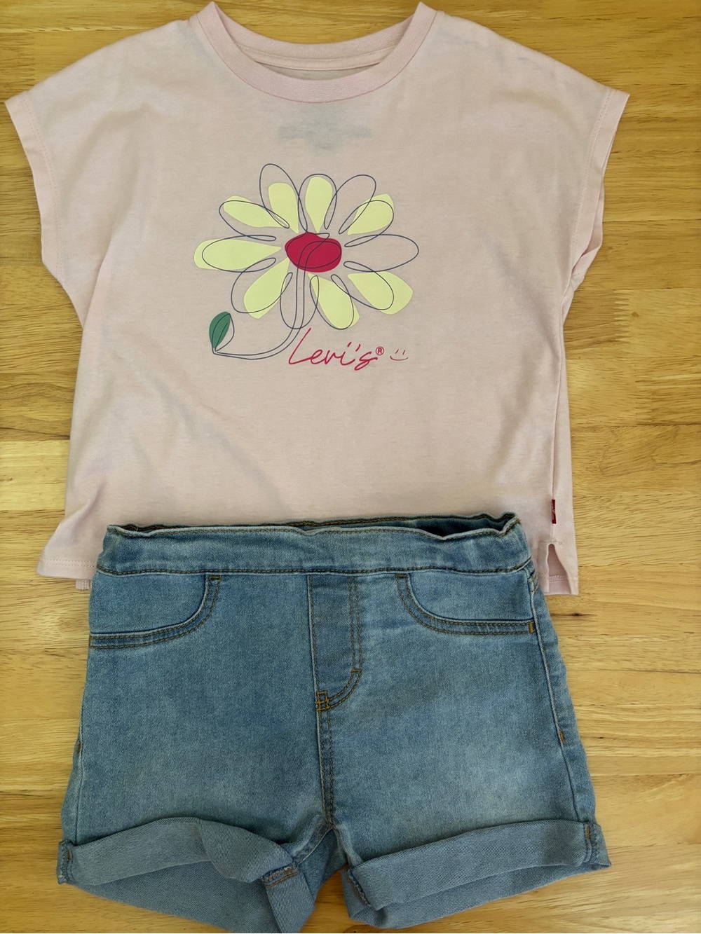 Levi's Light Pink Tee with Daisy Motif and Jean shorts size 6X